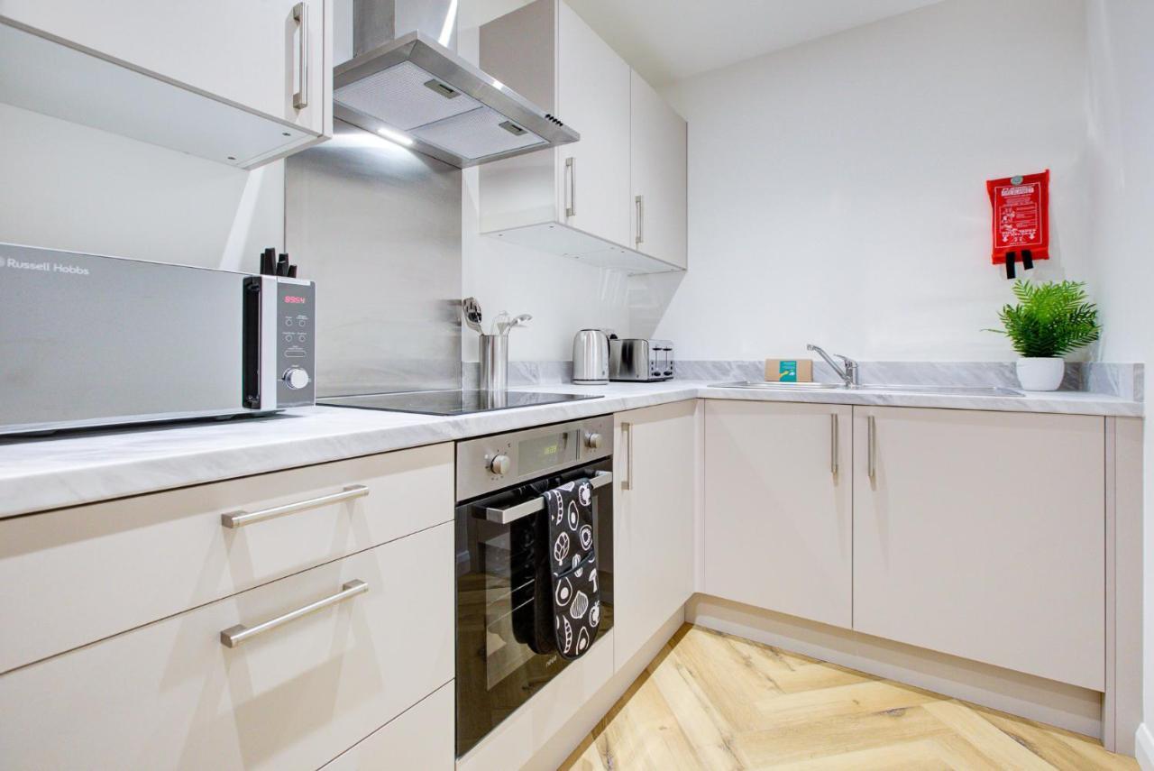 Hybrid Resi - London, Mitcham Close To Tooting And Wimbledon Dış mekan fotoğraf